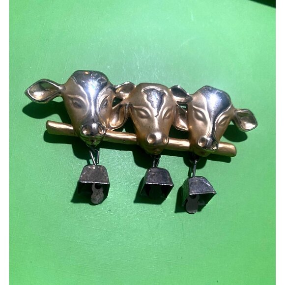 AJC Cow Brooch Pin Matte Gold Tone Dangling Cattle Bell Charms Farm Vintage - Picture 3 of 4